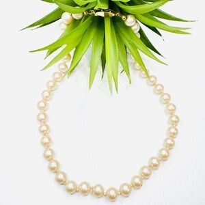 Vintage 15” Cream Faux Pearl Glass Hand Knotted Beaded Choker Necklace